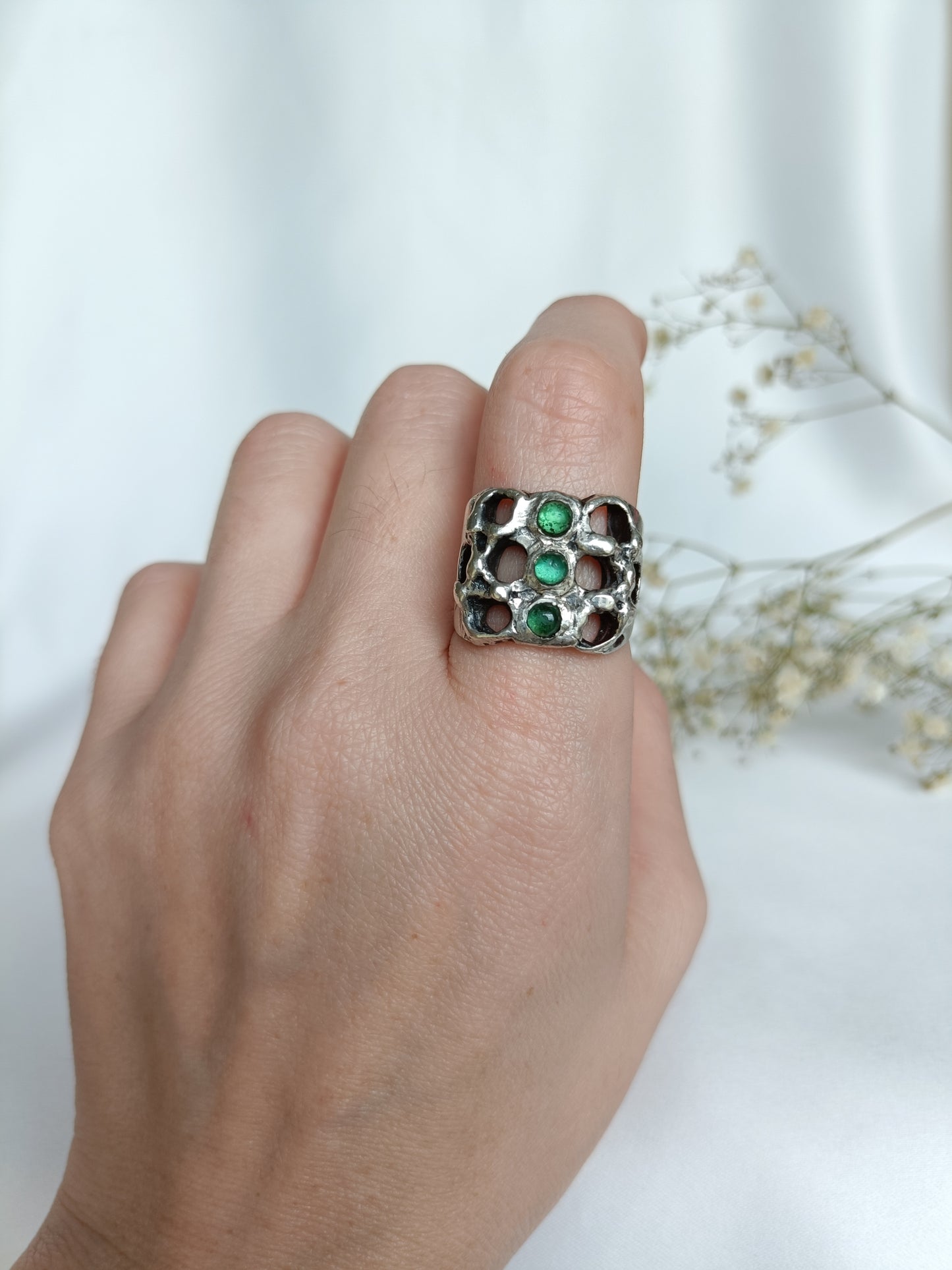 Vintage 1960's Handcrafted Sterling silver & Russian Emerald brutalist statement ring