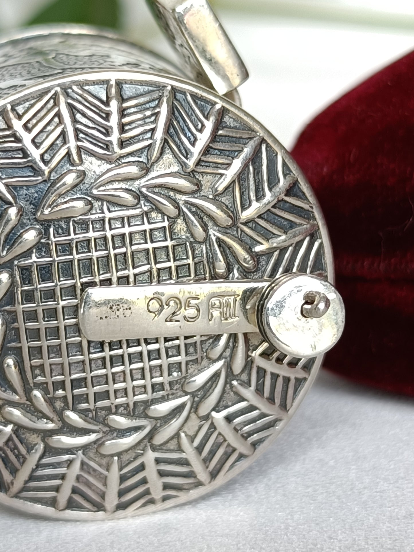 Ornate Vintage 925 Sterling silver functional miniature wind up tape measure pendant