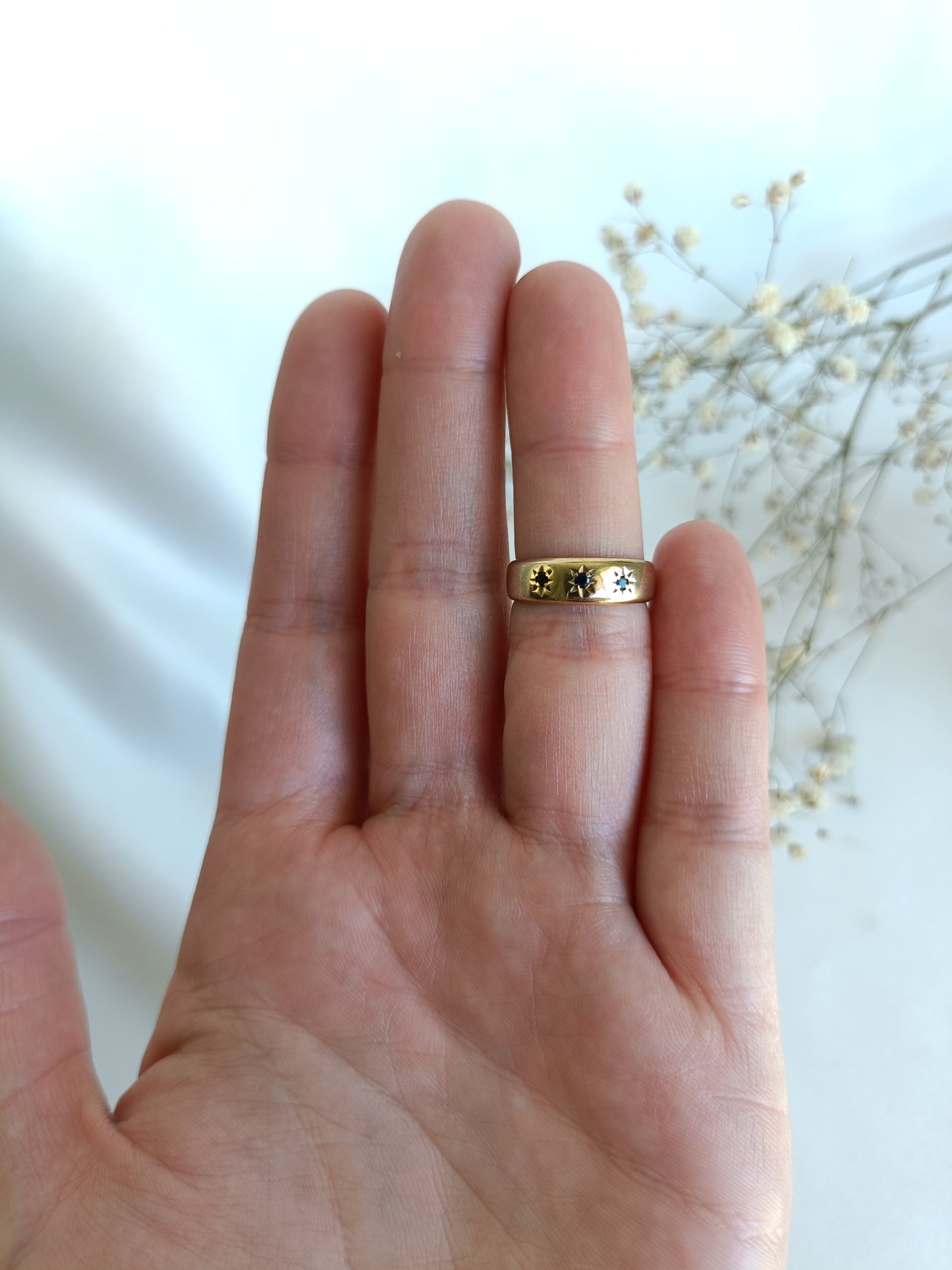 Vintage Australian 1970's MY VALENTINE 9ct yellow gold & star set Sapphire band dress ring