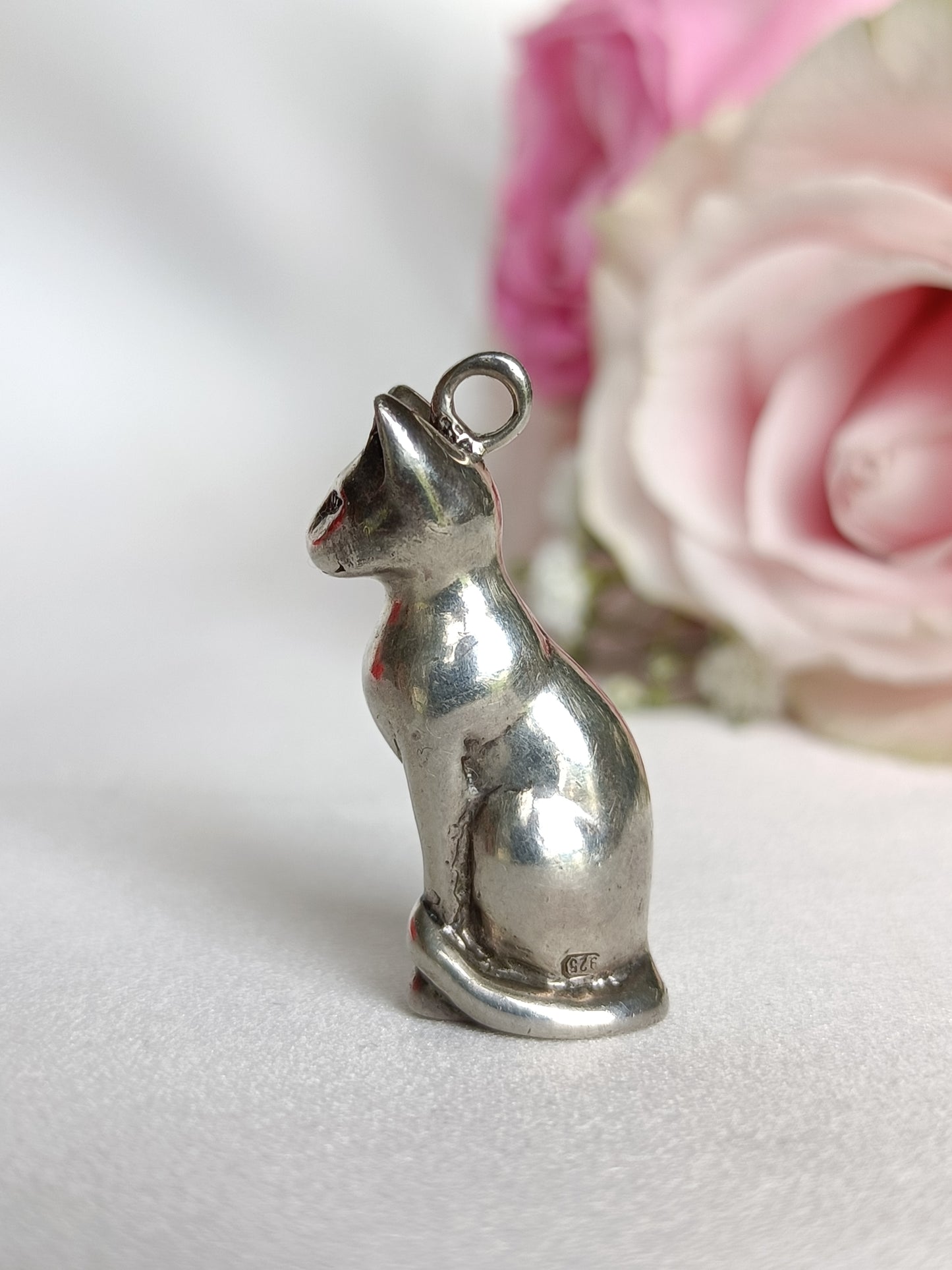 Vintage heavy Sterling silver cat pendant