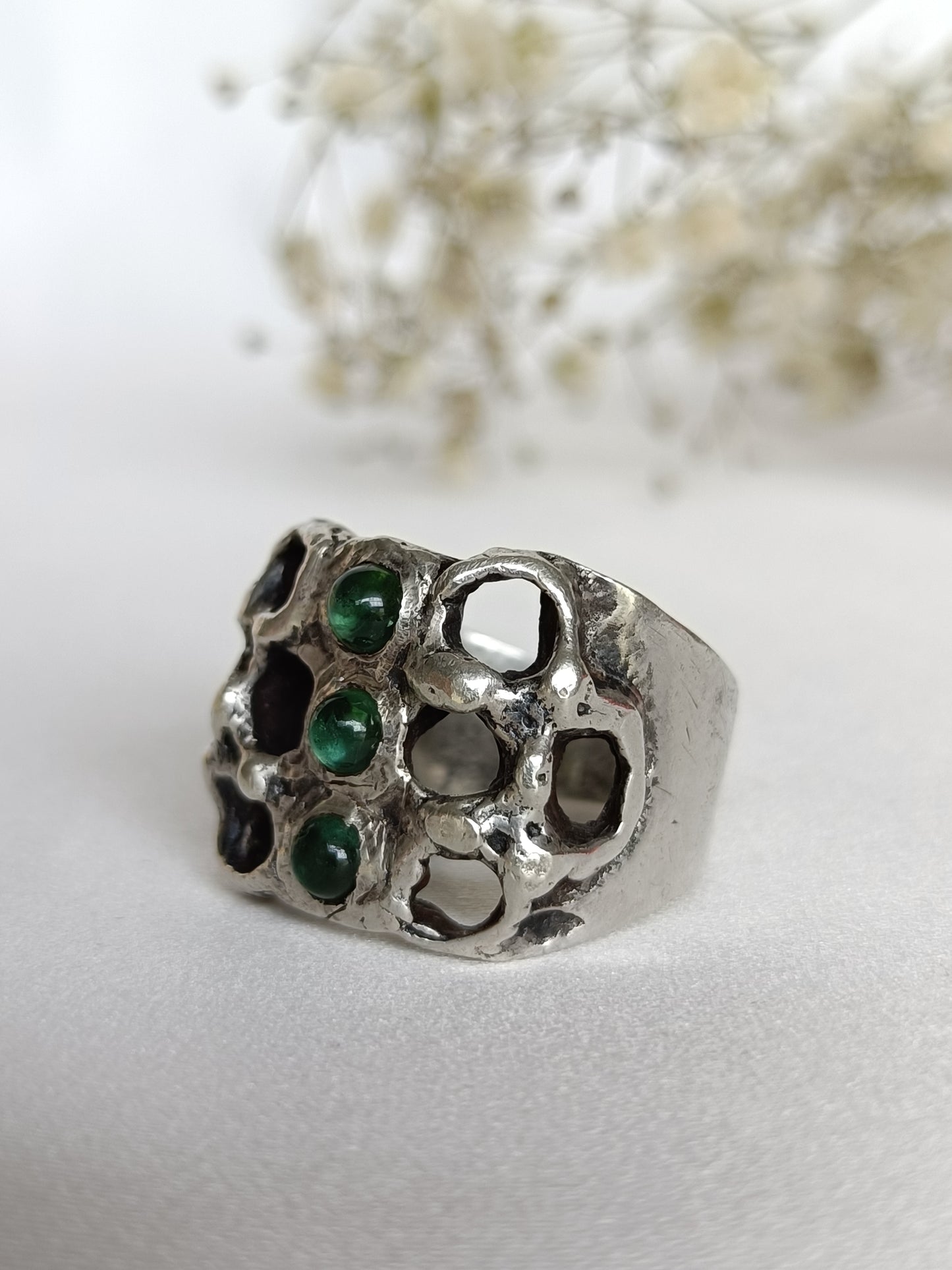 Vintage 1960's Handcrafted Sterling silver & Russian Emerald brutalist statement ring