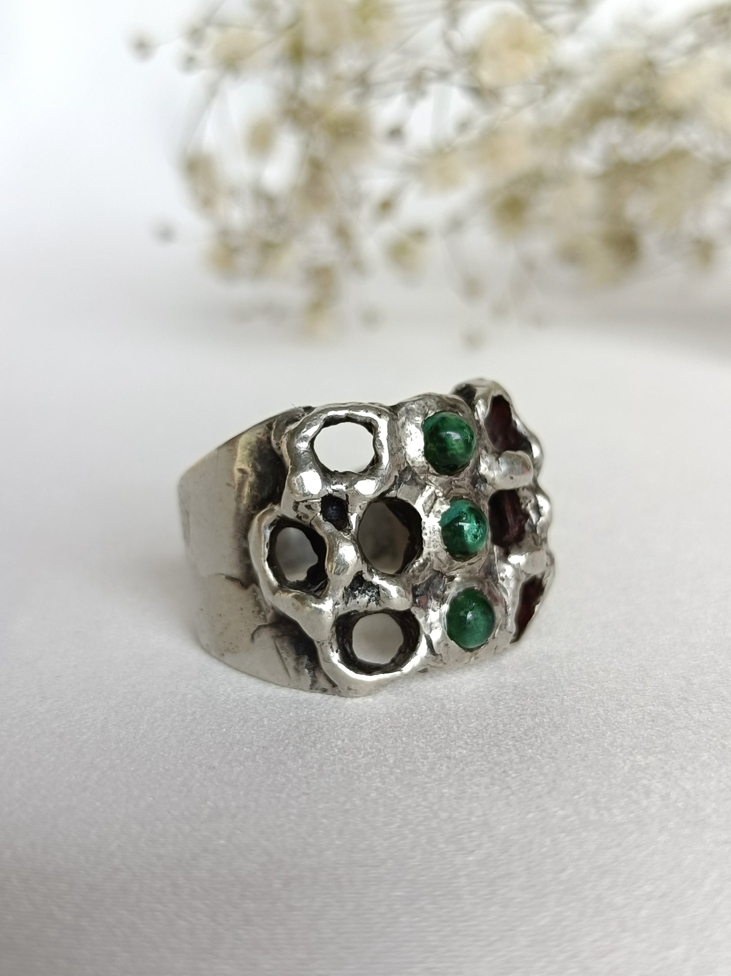 Vintage 1960's Handcrafted Sterling silver & Russian Emerald brutalist statement ring