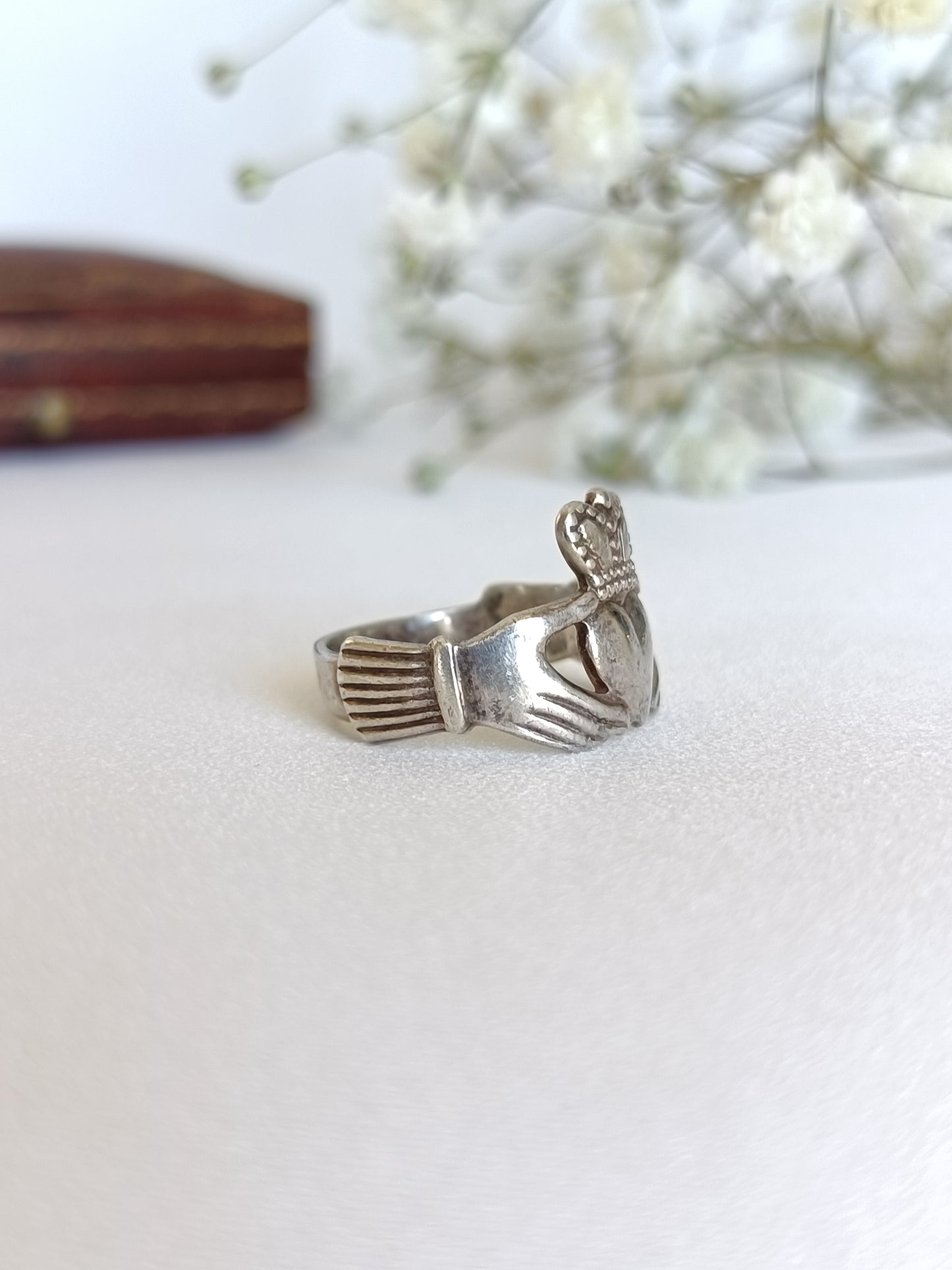 Vintage 1978 sterling silver Irish Claddagh ring size 4 1/4 US or H 1/2 UK