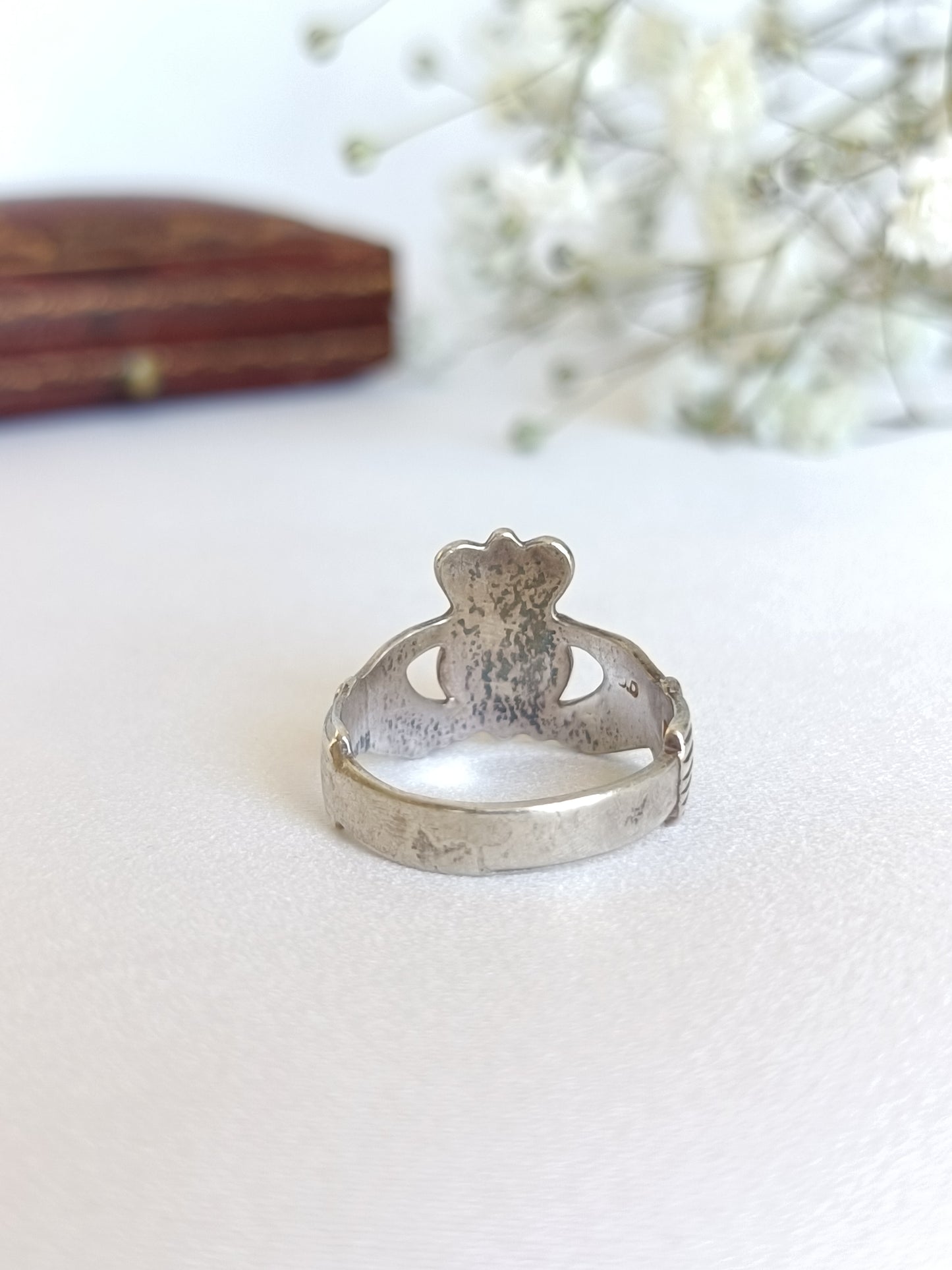 Vintage 1978 sterling silver Irish Claddagh ring size 4 1/4 US or H 1/2 UK