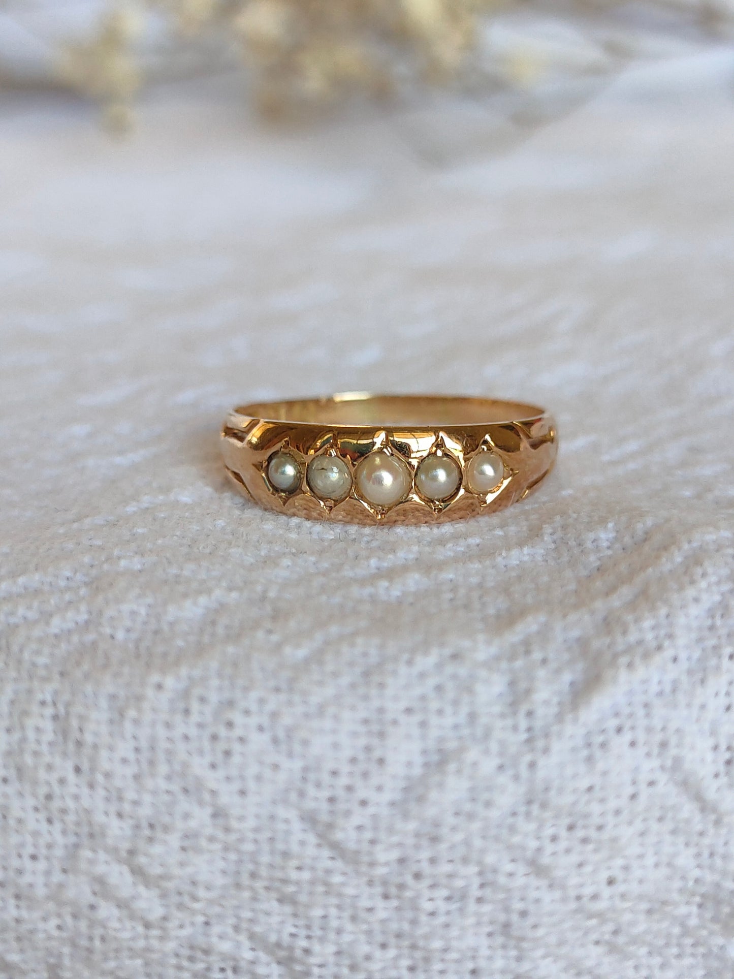 Antique 1901 london made 18ct solid yellow gold & seed pearl ring