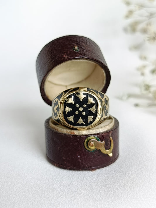 Vintage 9ct Yellow Gold & Black Enamel Poison Locket Ring Size 8 1/2 Or Q