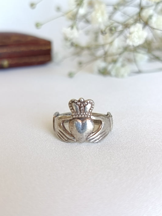 Vintage 1978 sterling silver Irish Claddagh ring size 4 1/4 US or H 1/2 UK