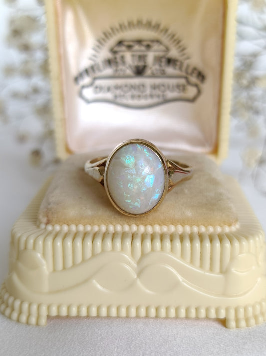 Vintage 9ct gold Australian solid white opal solitaire ring size 7 US or N UK