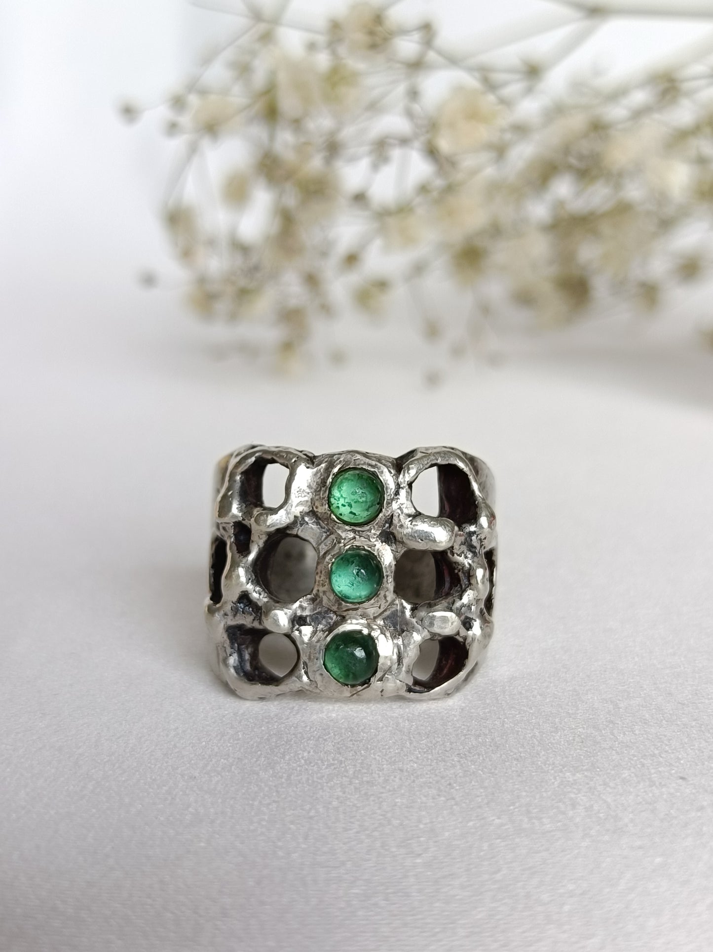 Vintage 1960's Handcrafted Sterling silver & Russian Emerald brutalist statement ring