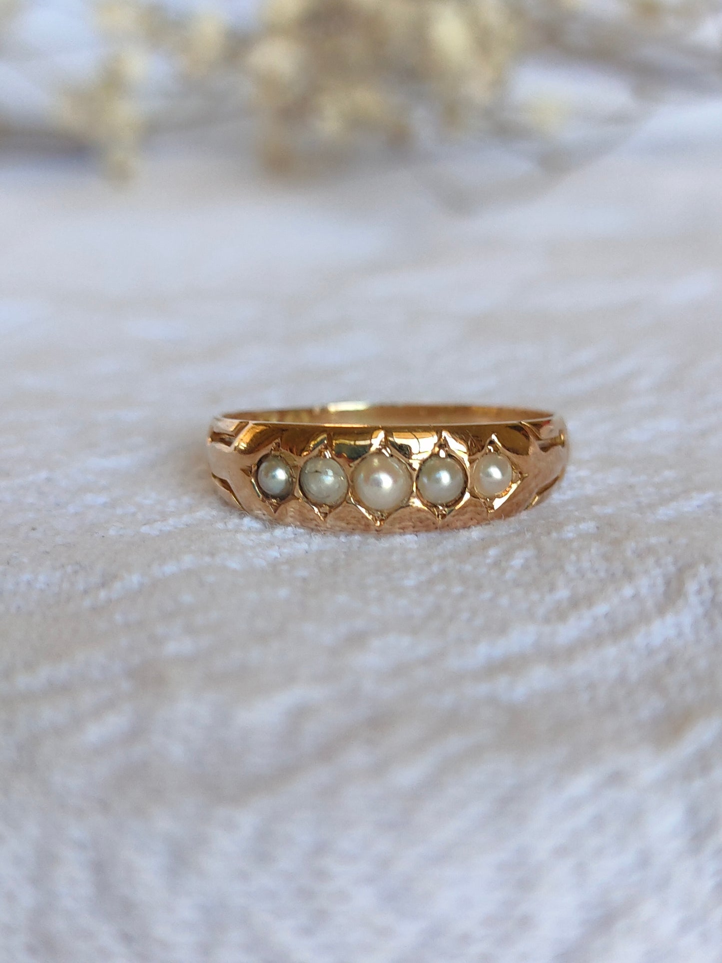 Antique 1901 london made 18ct solid yellow gold & seed pearl ring